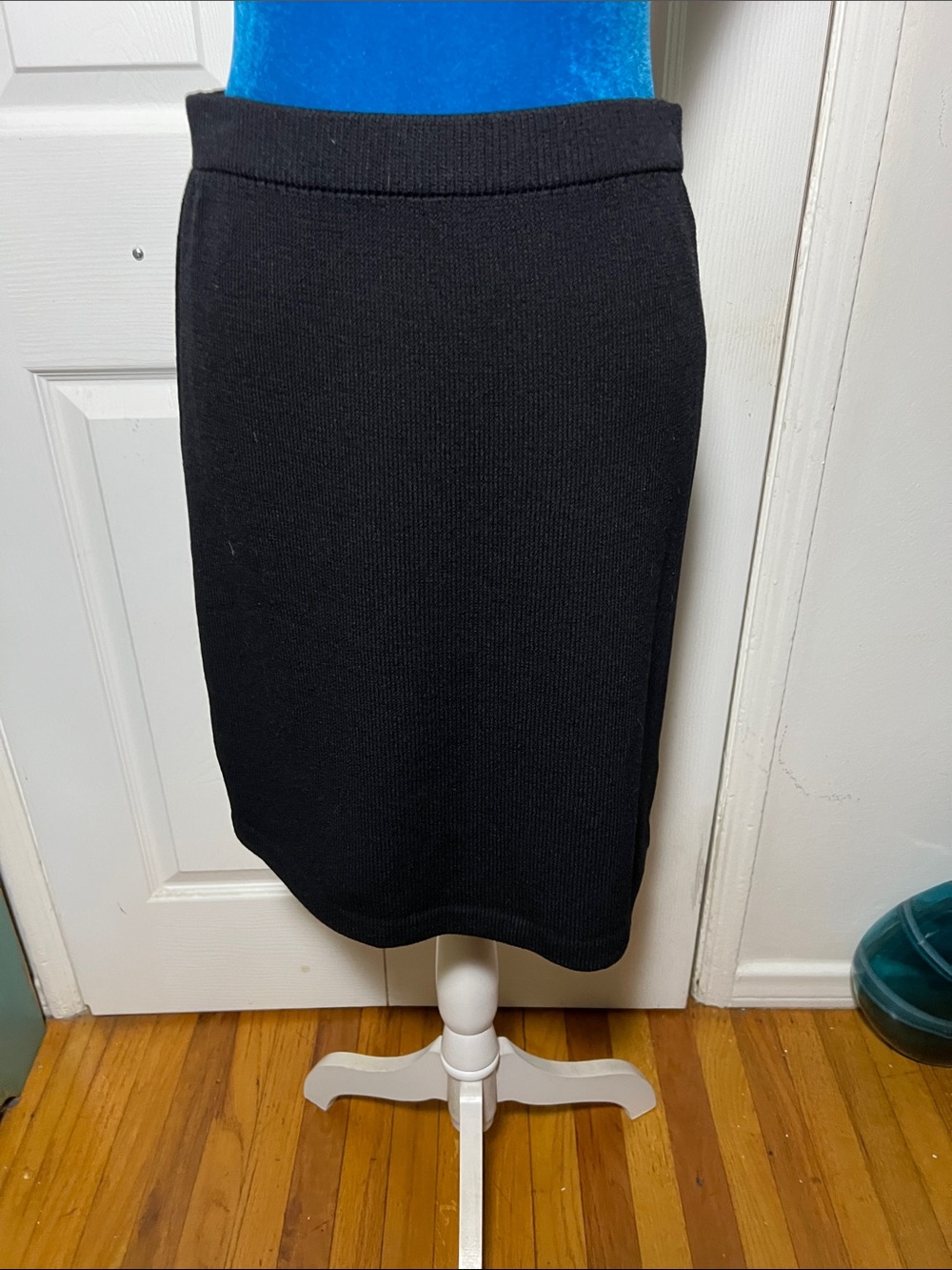 St. John’s Collection Black Skirt Women’s 6